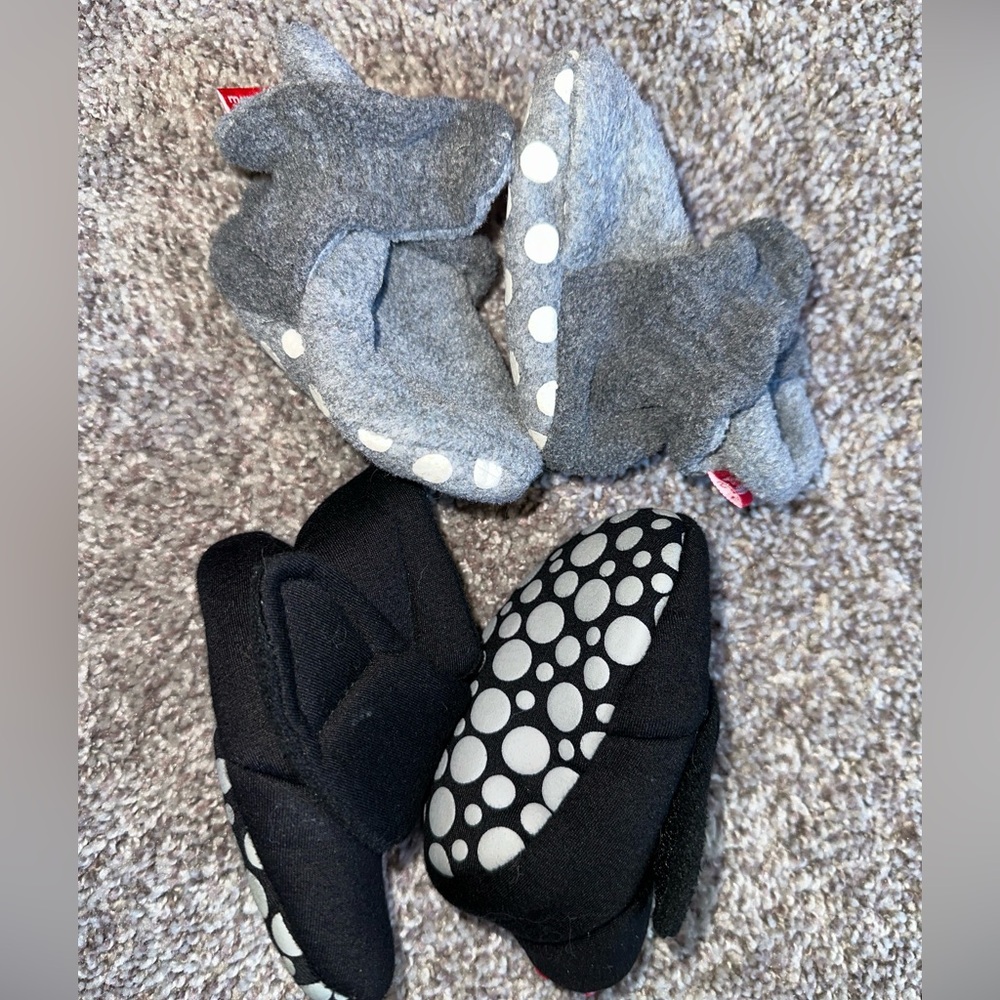 2 Pairs Baby Slippers Colors Black and Grey 0-12 Month